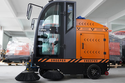 榮事達駕駛式掃地機值不值得買 榮事達駕駛式掃地機值不值得買.jpg