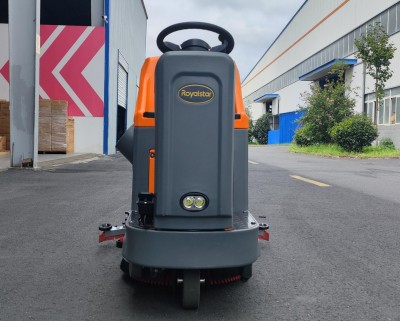 榮事達駕駛式洗地機:為車站清潔保駕護航 榮事達駕駛式洗地機:為車站清潔保駕護航.jpg